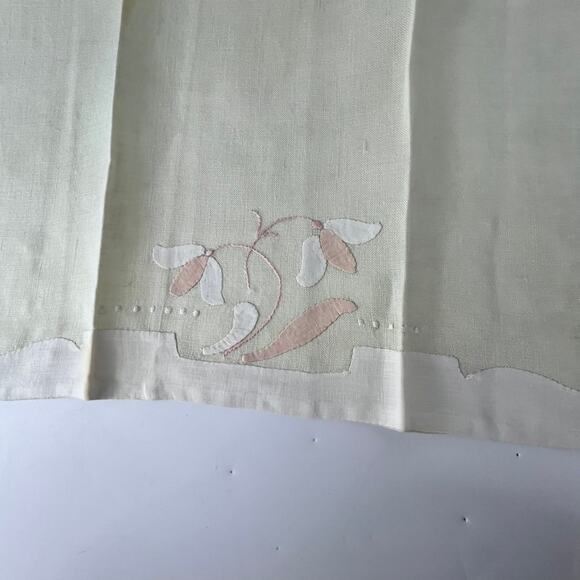 Set Vintage Tea Towel Embroidered Lace Applique Flowers Large Table Doily Linens - Picture 8 of 9